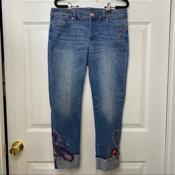 WHBM The Slim Crop Embroidered Jeans Sz 6 - Picture 4 of 8